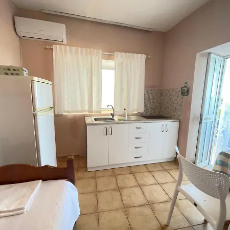Pensionat Vila Hiso Qeparo