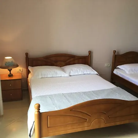 Pensionat Vila Hiso Qeparo