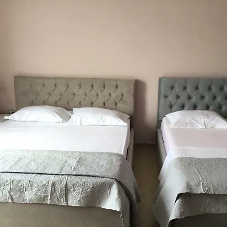 Vila Hiso Pensionat Qeparo